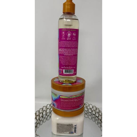 Tree Hut Candy Cane Shea Sugar Scrub Whipped Shea Body Butter & Shave Oil Bundle - Picture 4 of 7